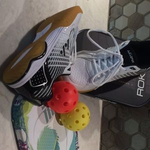 Pickleball/tennis shoes, ladies 7.5, fits men 8. Brand new
